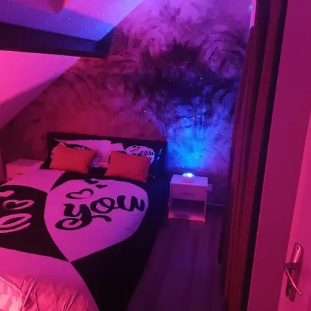 House 6 Apartament *